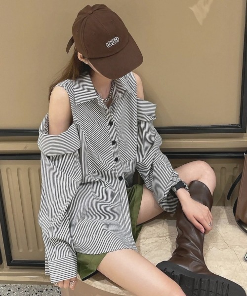 gossip!ロサンゼルス(ゴシップロサンゼルス)の「【Y2Kガーリー】レトロストライプ柄オフショルダーロングスリーブシャツ(Tシャツ/カットソー・レディース・ストライプ・M)」の5枚目の写真