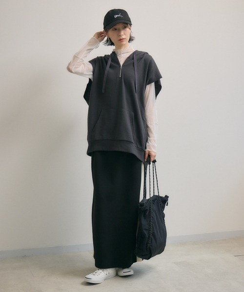 Paradise Picnic（パラダイスピクニック）の「ミニ裏毛フードベスト（ベスト・レディース・チャコールグレー/アイボリー・FREE）」の3枚目の写真