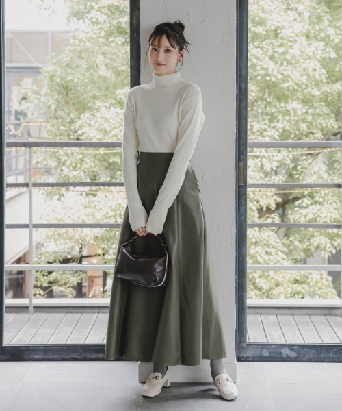 slattgir(スラットジール)の「高身長 フェイクレザーフレアスカート(トールサイズ)Essenave(スカート・レディース・ブラウン/カーキ・TM/TL/T3L/TLL)」の3枚目の写真