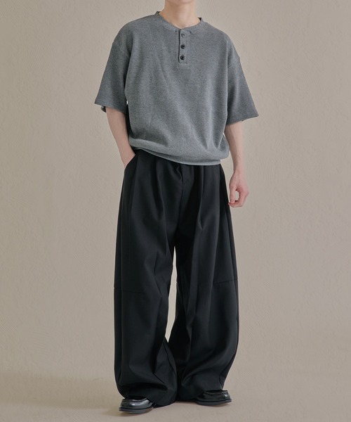 epnok(エプノック)の「カーブタックワイドスラックス(スラックス・メンズ・グレー/ブラック・MEDIUM/LARGE/SMALL)」の4枚目の写真