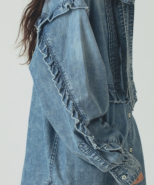 ROSE BUD（ローズバッド）の「FLILL DENIM SHIRT（シャツ/ブラウス・レディース・ライトインディゴブルー/インディゴブルー/ブラック・ONE SIZE）」の15枚目の写真