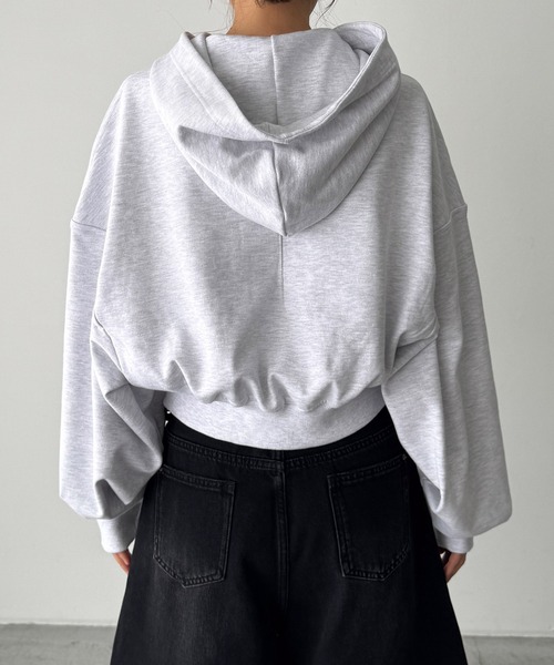 CANAL JEAN（キャナルジーン）の「diggity　クロップドフーディ（パーカー・レディース・グレー・ONE SIZE）」の8枚目の写真