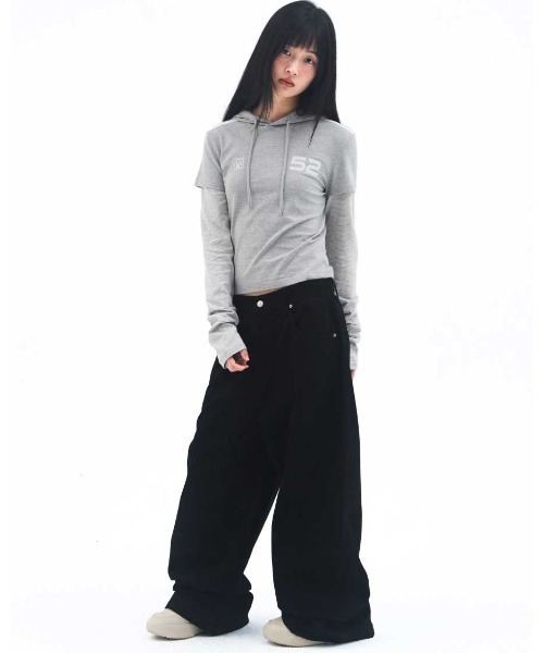 AMESWORLDWIDE(アメスワールドワイド)の「A'GEM/9 × .kom 『AMESWORLDWIDE/アメスワールドワイド』 HOODIE LAYERED LONGSLEEVE TEE/フード レイヤード長袖Tシャツ(Tシャツ/カットソー・レディース・グレー/ブラウン・FREE)」の4枚目の写真