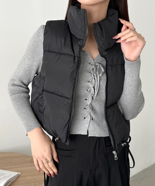 CLEA（クレア）の「スタンドカラーコンパクトショート丈中綿ベスト（ダウンベスト・レディース・ベージュ/ブラウン/ブラック/アイボリー・FREE）」の12枚目の写真