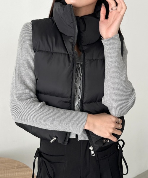 CLEA（クレア）の「スタンドカラーコンパクトショート丈中綿ベスト（ダウンベスト・レディース・ベージュ/ブラウン/ブラック/アイボリー・FREE）」の14枚目の写真