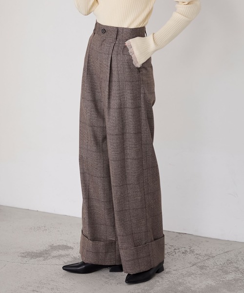 forksy.（フォルクシー）の「【forksy.】ロールアップチェックワイドスラックスパンツ（スラックス・レディース・グレー系/ブラウン系・FREE）」の2枚目の写真