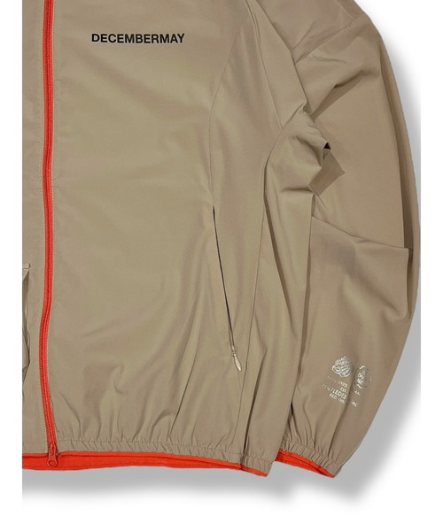 DECEMBERMAY(ディセンバーメイ)の「Waterproof compactly Jacket(ブルゾン・メンズ・ブラック/ホワイト/レッド/ベージュ・MEDIUM/LARGE/X-LARGE)」の18枚目の写真