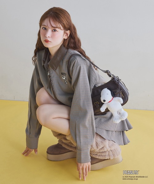 one after another NICE CLAUP（ワンアフターアナザーナイスクラップ）の「【PEANUTSコラボ】セットアップ対応/スヌーピー刺繍入りバーンジャケット（ミリタリージャケット・レディース・ブラック/ブラウン系その他/ブルー・FREE）」の12枚目の写真