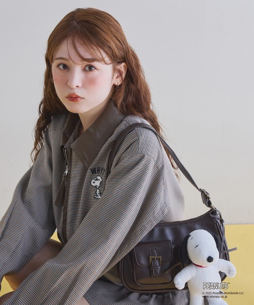 one after another NICE CLAUP（ワンアフターアナザーナイスクラップ）の「【PEANUTSコラボ】セットアップ対応/スヌーピー刺繍入りバーンジャケット（ミリタリージャケット・レディース・ブラック/ブラウン系その他/ブルー・FREE）」の13枚目の写真