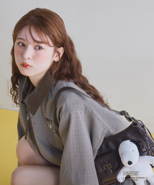 one after another NICE CLAUP（ワンアフターアナザーナイスクラップ）の「【PEANUTSコラボ】セットアップ対応/スヌーピー刺繍入りバーンジャケット（ミリタリージャケット・レディース・ブラック/ブラウン系その他/ブルー・FREE）」の14枚目の写真