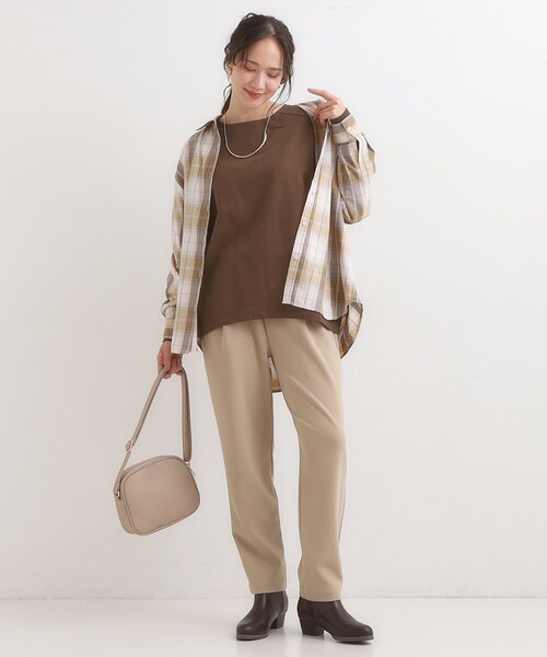 SHOO・LA・RUE（シューラルー）の「大人の抜け感 1枚で決まる ゆるロンT（Tシャツ/カットソー・レディース・グリーン/ダークブラウン/ライトベージュ/チャコールグレー/ダークオレンジ/ブルー・00）」の17枚目の写真