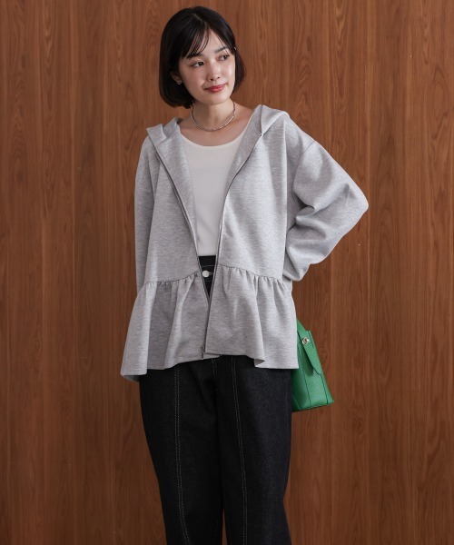 Bou Jeloud（ブージュルード）の「ペプラムフレアパーカー（パーカー・レディース・キャメル/グレー/ブラック・FREE）」の4枚目の写真