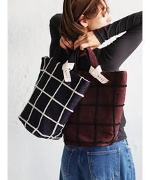 FIKA.（フィーカ）の「Loop embroidered plaid pattern bag（トートバッグ）」