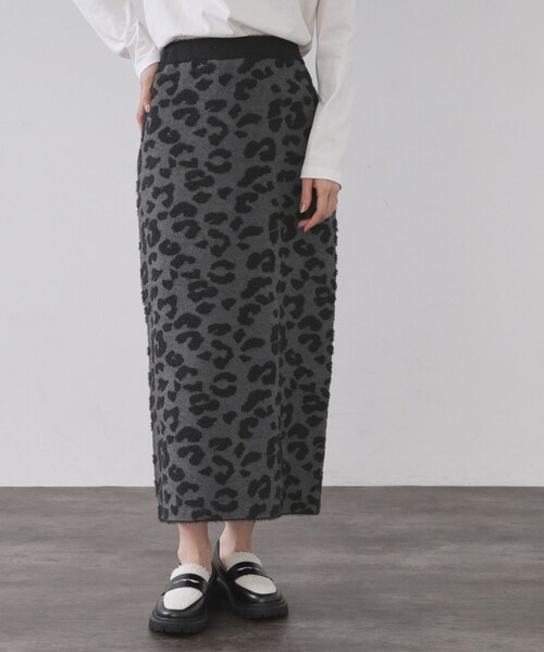 OPAQUE.CLIP（オペークドットクリップ）の「レオパードジャカードニットスカート【洗濯機OK】（スカート・レディース・チャコール/ダークブラウン系・38/40）」の2枚目の写真