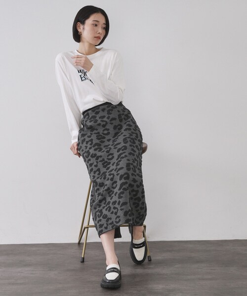 OPAQUE.CLIP（オペークドットクリップ）の「レオパードジャカードニットスカート【洗濯機OK】（スカート・レディース・チャコール/ダークブラウン系・38/40）」の3枚目の写真