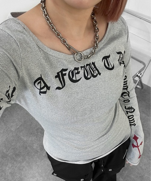 jiasecond.（ジアセカンド）の「【jiasecond.】ゴシックロゴプリントリブトップス / トップス カットソー リブ 長袖 フレアカフス Uネック プリント クロス コンパクト グレー ZOZOTOWN限定（Tシャツ/カットソー・レディース・グレー・FREE）」の7枚目の写真