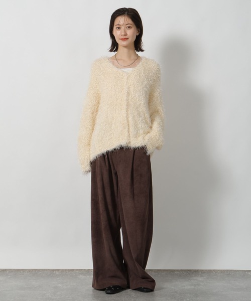 LAKOLE（ラコレ）の「ネップフェザーVネックカーディガン / 587293（カーディガン/ボレロ・レディース・アイボリー/チャコール/ブラウン・FREE）」の12枚目の写真