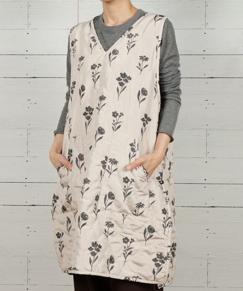 studio CLIP（スタディオクリップ）の「ボアキルトエプロン（エプロン・レディース・ブラック/レッド/アイボリー・FREE）」の2枚目の写真