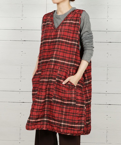 studio CLIP（スタディオクリップ）の「ボアキルトエプロン（エプロン・レディース・ブラック/レッド/アイボリー・FREE）」の3枚目の写真