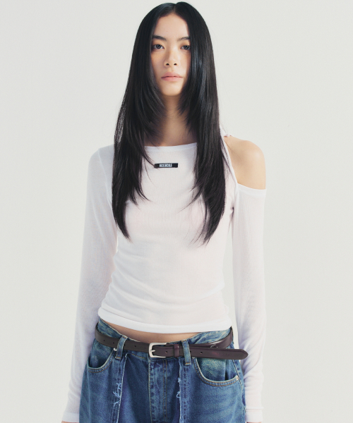 NICK&NICOLE(ニックアンドニコール)の「TWIST CUT OUT RIBBED SLEEVE TOP_WHITE(Tシャツ/カットソー・レディース・その他・FREE)」の1枚目の写真
