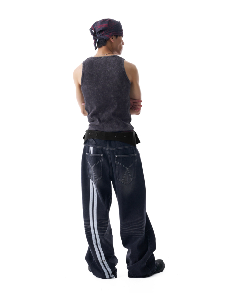 AAKAM(アーカム)の「Vintage Washed Slit Sleeveless (Dark Blue)(Tシャツ/カットソー・レディース・その他・1/2)」の11枚目の写真