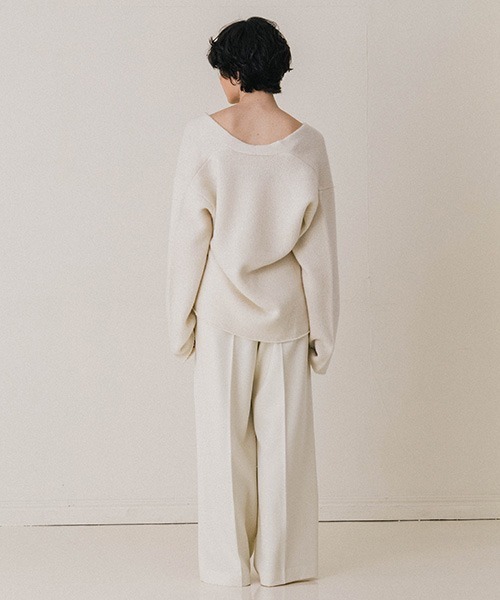 CREDONA（クレドナ）の「HAMILTON V NECK KNIT（ニット/セーター・レディース・グレー/アイボリー/ネイビー・FREE）」の12枚目の写真