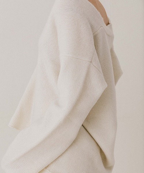 CREDONA（クレドナ）の「HAMILTON V NECK KNIT（ニット/セーター・レディース・グレー/アイボリー/ネイビー・FREE）」の13枚目の写真