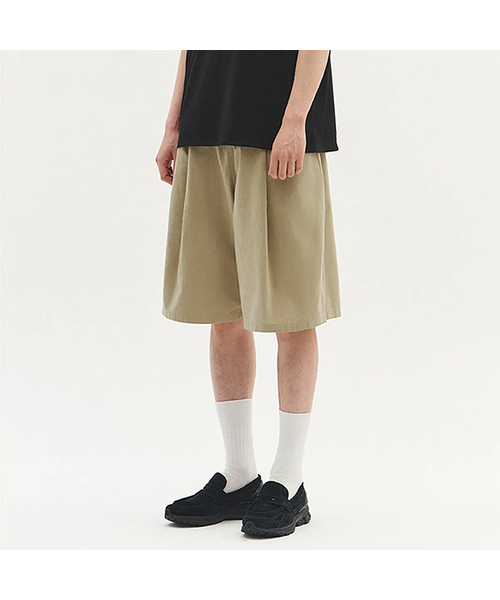 XERO(ゼロ)の「ディープワンタックコットンウォッシュドバンディングショーツ(その他パンツ・レディース・カーキ/ブラック/Beige/チャコール・MEDIUM/LARGE)」の1枚目の写真