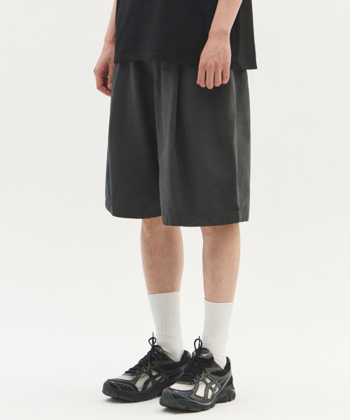 XERO(ゼロ)の「ディープワンタックコットンウォッシュドバンディングショーツ(その他パンツ・レディース・カーキ/ブラック/Beige/チャコール・MEDIUM/LARGE)」の8枚目の写真