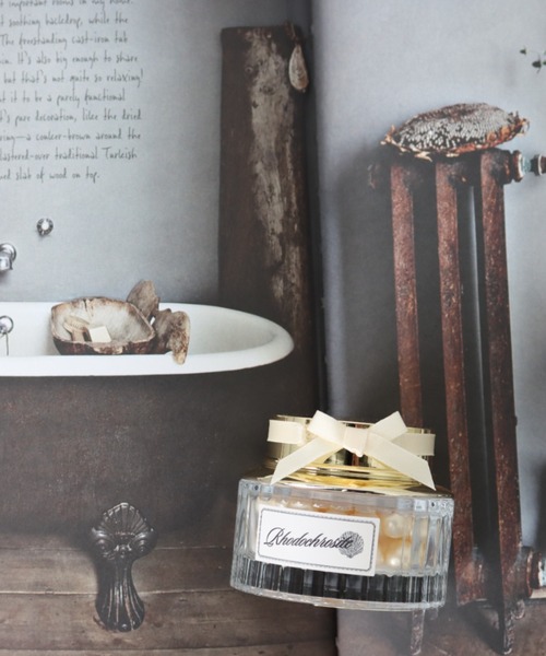 MILLION CARATS(ミリオンカラッツ)の「《SWATi 》ラグジュアリーなバスタイムを演出する特別な入浴料-BATH PEARL Rsize(入浴剤・バスケア・レディース・オフホワイト/ブルー・FREE)」の5枚目の写真