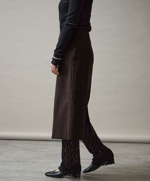 VERMEIL par iena（ヴェルメイユパーイエナ）の「woolギャバ I line スカート（スカート・レディース・ブラック/ブラウン・36/38）」の17枚目の写真