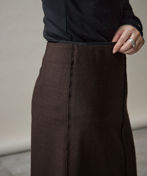 VERMEIL par iena（ヴェルメイユパーイエナ）の「woolギャバ I line スカート（スカート・レディース・ブラック/ブラウン・36/38）」の21枚目の写真