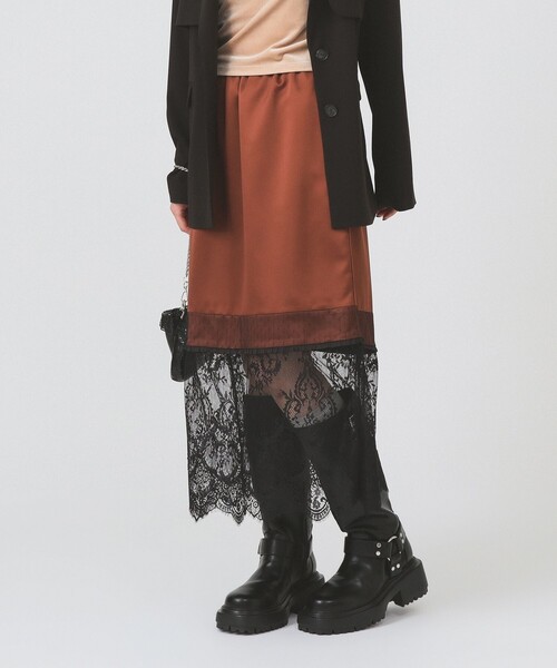 Ray BEAMS（レイビームス）の「サテン レースキリカエ タイト スカート（スカート・レディース・ピンク/ダークブラウン・0/1）」の6枚目の写真