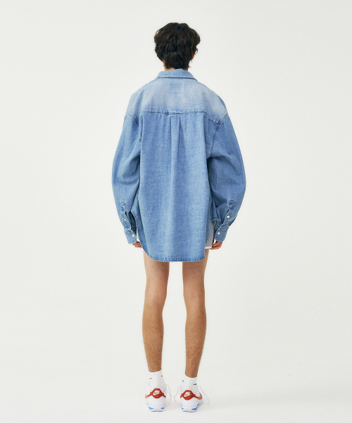 FROM ARLES(フロムアルル)の「メガサイズウォッシュドデニムシャツ / DENIM(シャツ/ブラウス・メンズ・ブルー系その他・OS)」の5枚目の写真