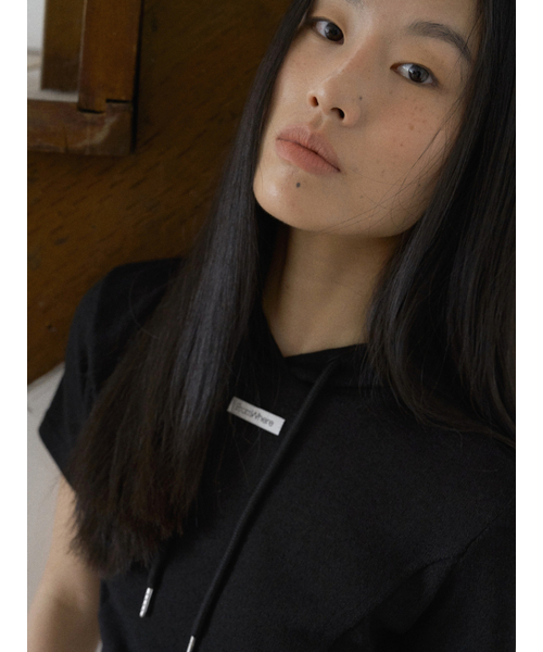 FROMWHERE(フロムウェア)の「LINE HOODY HALF T-SHIRT BLACK(Tシャツ/カットソー・レディース・ブラック・FREE)」の3枚目の写真