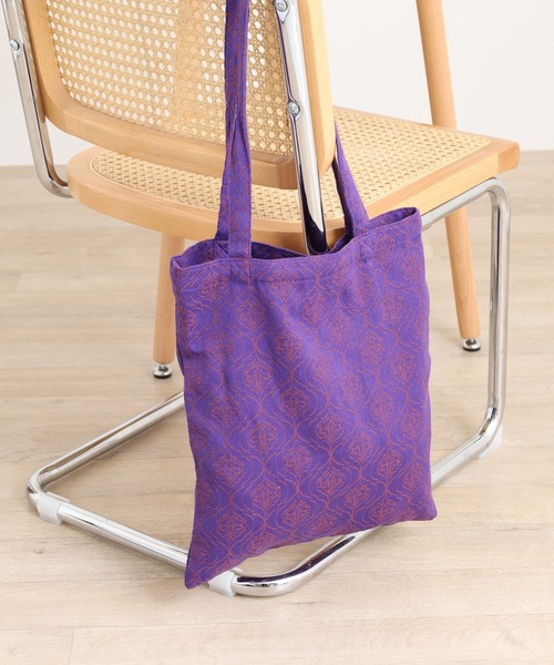 MOTO（モト）の「ジャガードトートバッグ（トートバッグ・レディース・グレー/ベージュ/イエロー/グレー系1/ブラック/バイオレット/ブルー/ブラウン・ONE SIZE）」の7枚目の写真