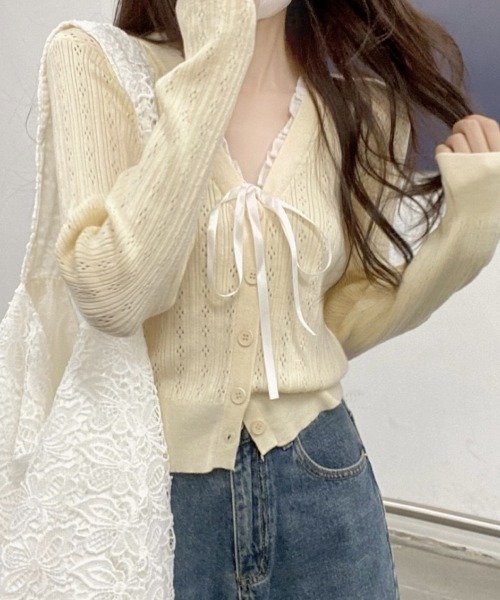 LADY LIKE(レディライク)の「サテンリボンシアー切替えVネックカーディガン(カーディガン/ボレロ・レディース・ホワイト/ブラック/アイボリー/グレー・M)」の1枚目の写真