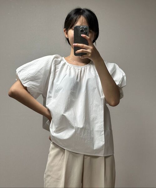 FIELDERS(フィールダーズ)の「SHORTS SHIRRING BLOUSE WHITE(シャツ/ブラウス・レディース・その他・SMALL/MEDIUM)」の2枚目の写真