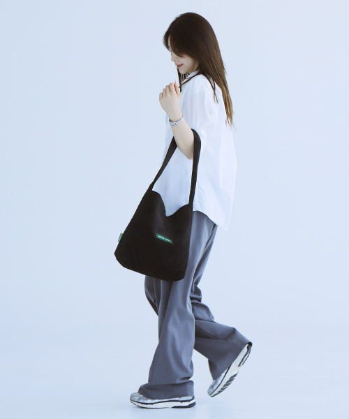 GREEN STUFF（グリーンスタッフ）の「seem full bag 62 - classic corduroy black（ショルダーバッグ・レディース・その他・FREE）」の4枚目の写真