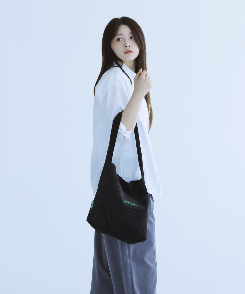 GREEN STUFF（グリーンスタッフ）の「seem full bag 62 - classic corduroy black（ショルダーバッグ・レディース・その他・FREE）」の6枚目の写真