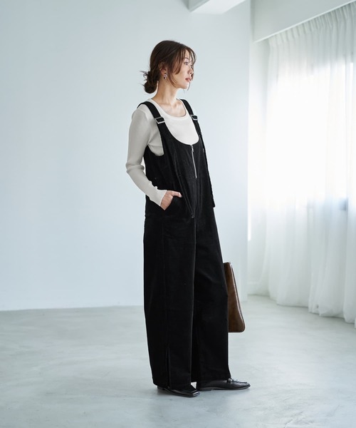 STYLE DELI(スタイルデリ)の「コーデュロイワイドサロペット(サロペット/オーバーオール・レディース・パープル/ブラック・01/02)」の2枚目の写真