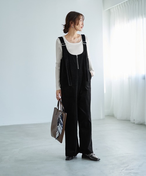 STYLE DELI(スタイルデリ)の「コーデュロイワイドサロペット(サロペット/オーバーオール・レディース・パープル/ブラック・01/02)」の16枚目の写真