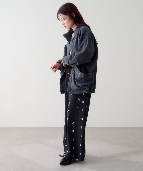 Kastane（カスタネ）の「【新色追加/2サイズ展開/低身長サイズ】フラワーステッチワイドパンツ（その他パンツ・レディース・ブラック/グレー・0/1）」の18枚目の写真