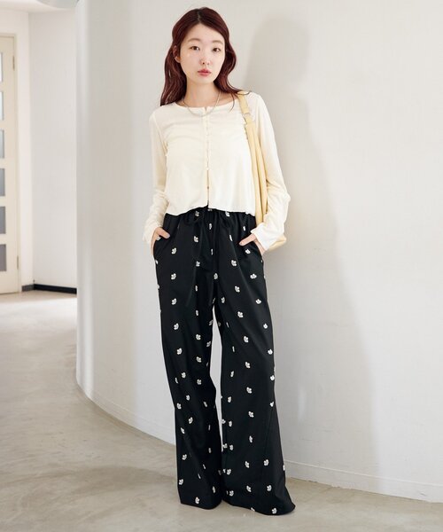 Kastane（カスタネ）の「【新色追加/2サイズ展開/低身長サイズ】フラワーステッチワイドパンツ（その他パンツ・レディース・ブラック/グレー・0/1）」の21枚目の写真