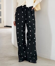 【新色追加/2サイズ展開/低身長サイズ】フラワーステッチワイドパンツ