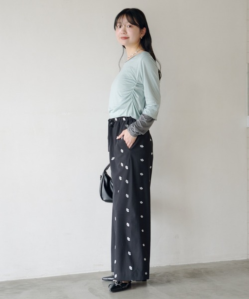 Kastane（カスタネ）の「【新色追加/2サイズ展開/低身長サイズ】フラワーステッチワイドパンツ（その他パンツ・レディース・ブラック/グレー・0/1）」の12枚目の写真