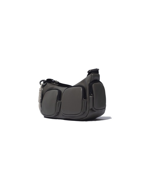 F/CE. （エフシーイー）の「F/CE. TECH LEATHER TACTICAL SHOULDER / エフシーイー テックレザー タクティカルショルダー（ショルダーバッグ・レディース・ブラック/ブラウン・FREE）」の5枚目の写真