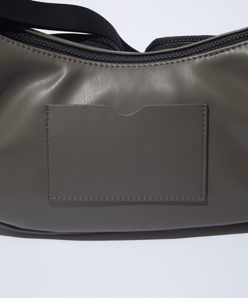 F/CE. （エフシーイー）の「F/CE. TECH LEATHER TACTICAL SHOULDER / エフシーイー テックレザー タクティカルショルダー（ショルダーバッグ・レディース・ブラック/ブラウン・FREE）」の11枚目の写真