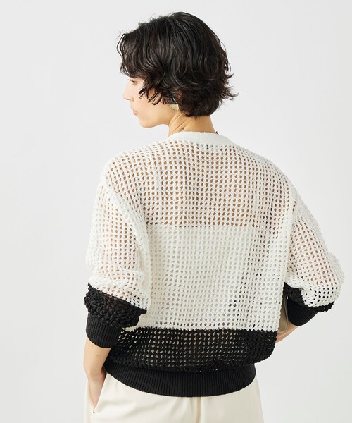 NOLLEY’S(ノーリーズ)の「《手洗い可能》テープメッシュ編Vネックカーディガン(カーディガン/ボレロ・レディース・オフホワイト/ブラック・38)」の2枚目の写真