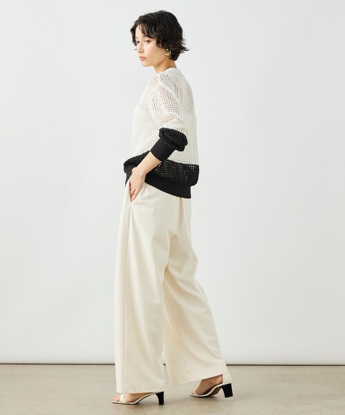 NOLLEY’S(ノーリーズ)の「《手洗い可能》テープメッシュ編Vネックカーディガン(カーディガン/ボレロ・レディース・オフホワイト/ブラック・38)」の9枚目の写真